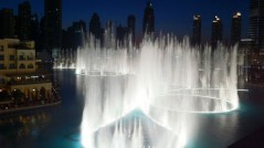 the-dubai-fountain-in-the-night-2